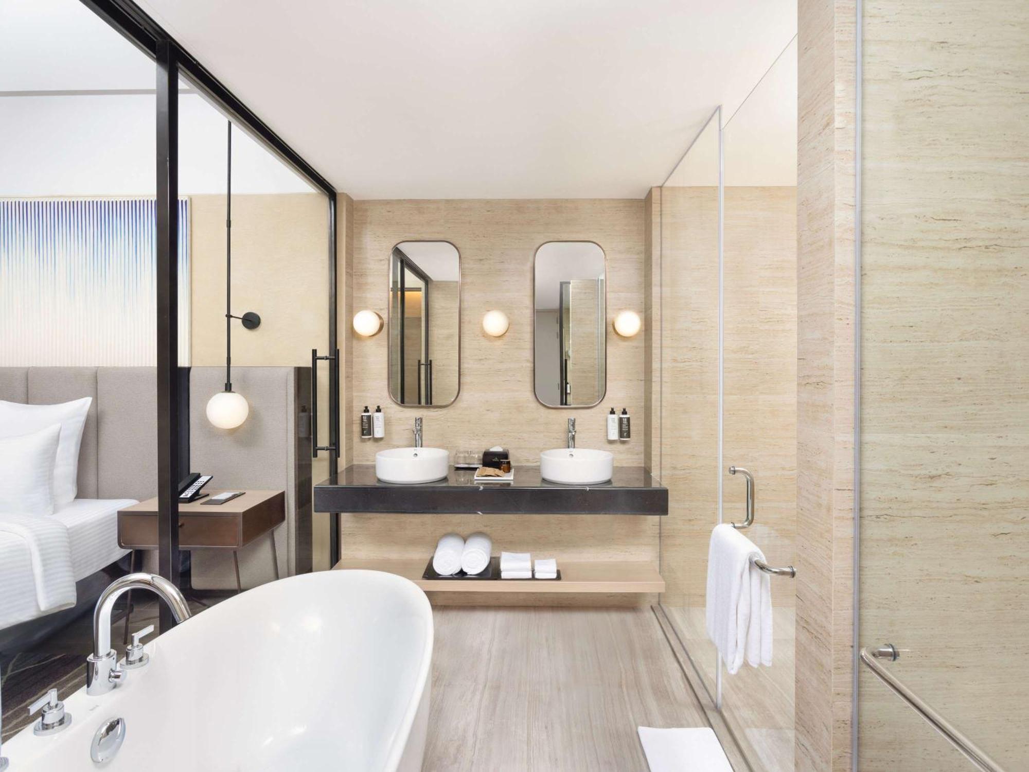 Novotel New Delhi City Centre ภายนอก รูปภาพ