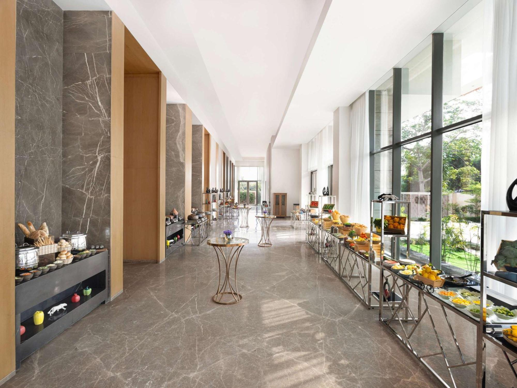 Novotel New Delhi City Centre ภายนอก รูปภาพ